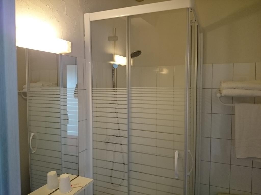 Hotel Tgv Quimper Esterno foto