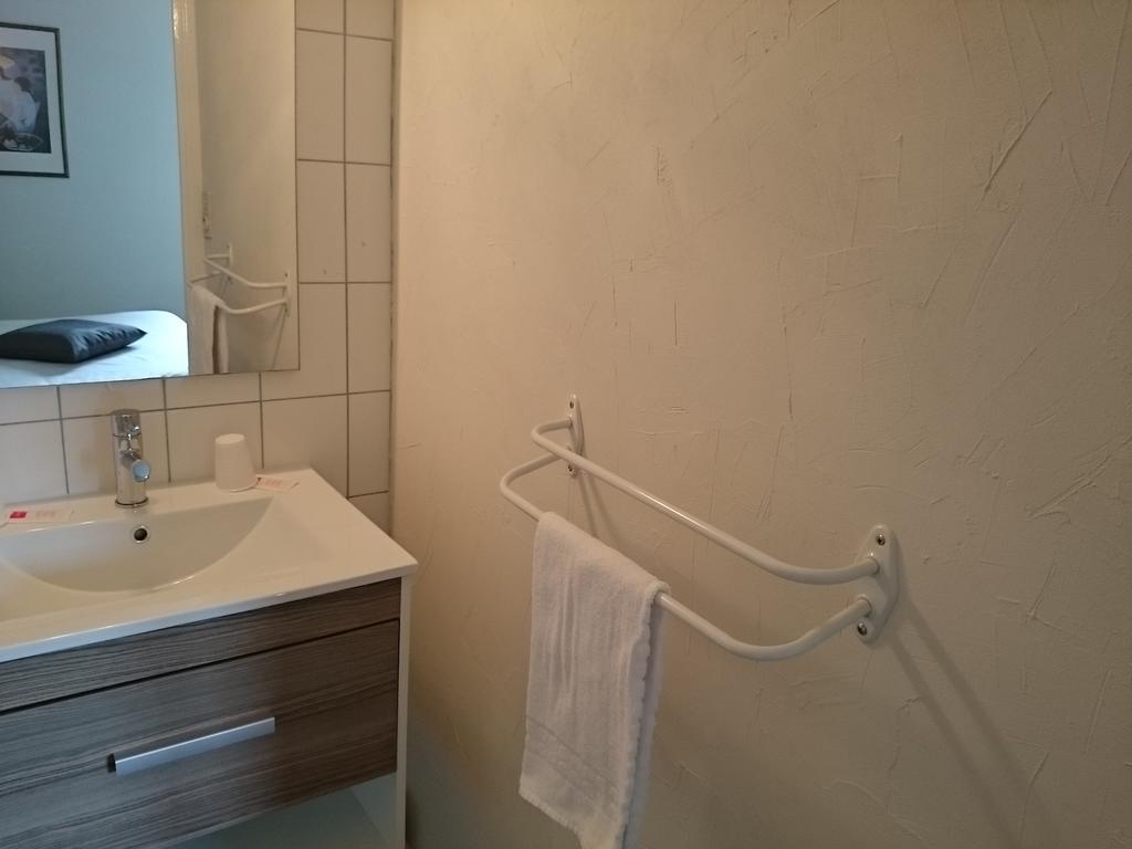 Hotel Tgv Quimper Esterno foto