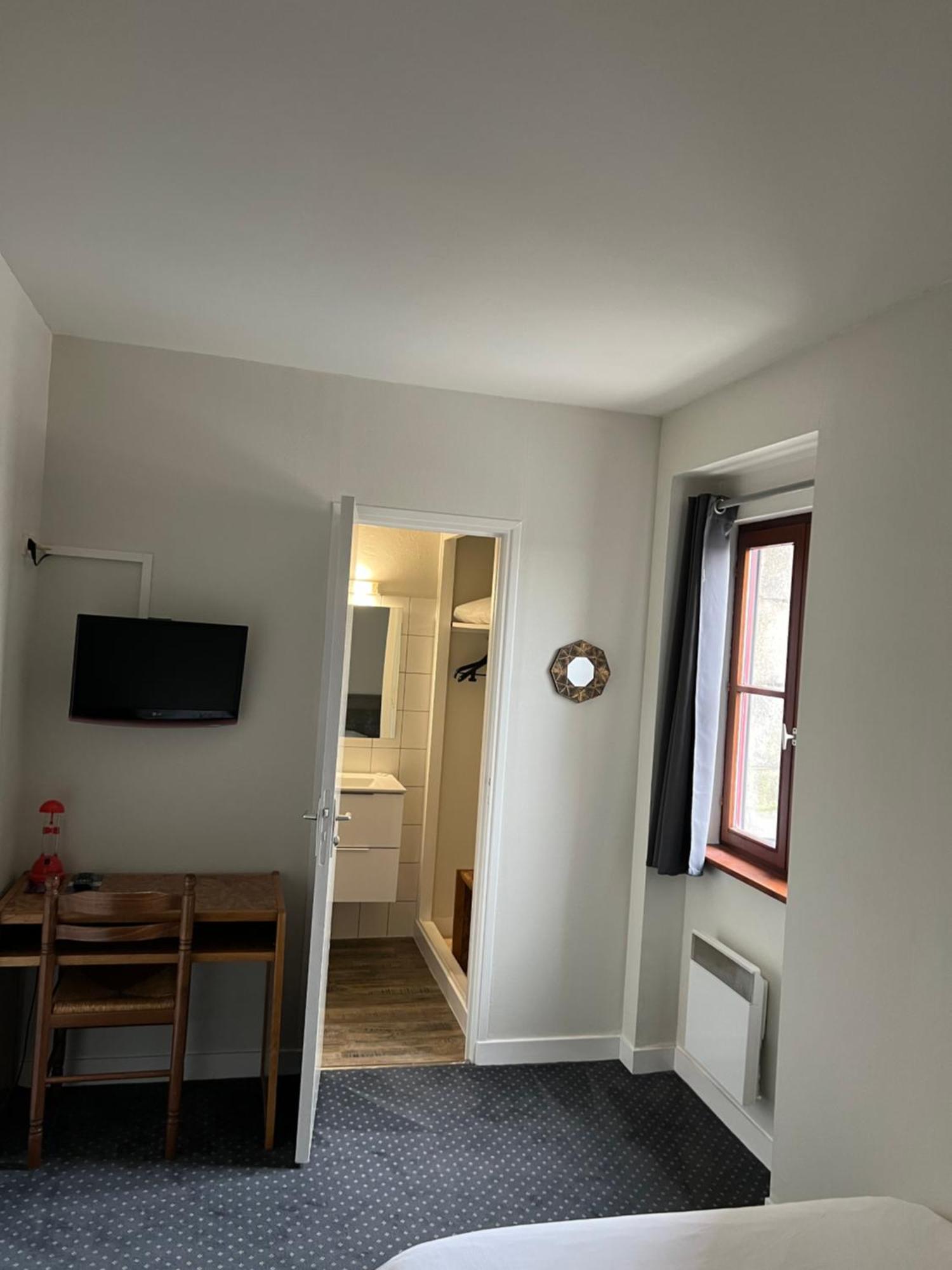 Hotel Tgv Quimper Esterno foto