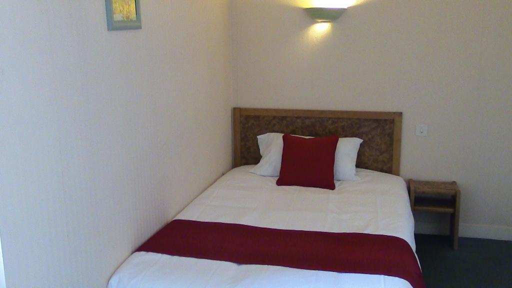 Hotel Tgv Quimper Esterno foto