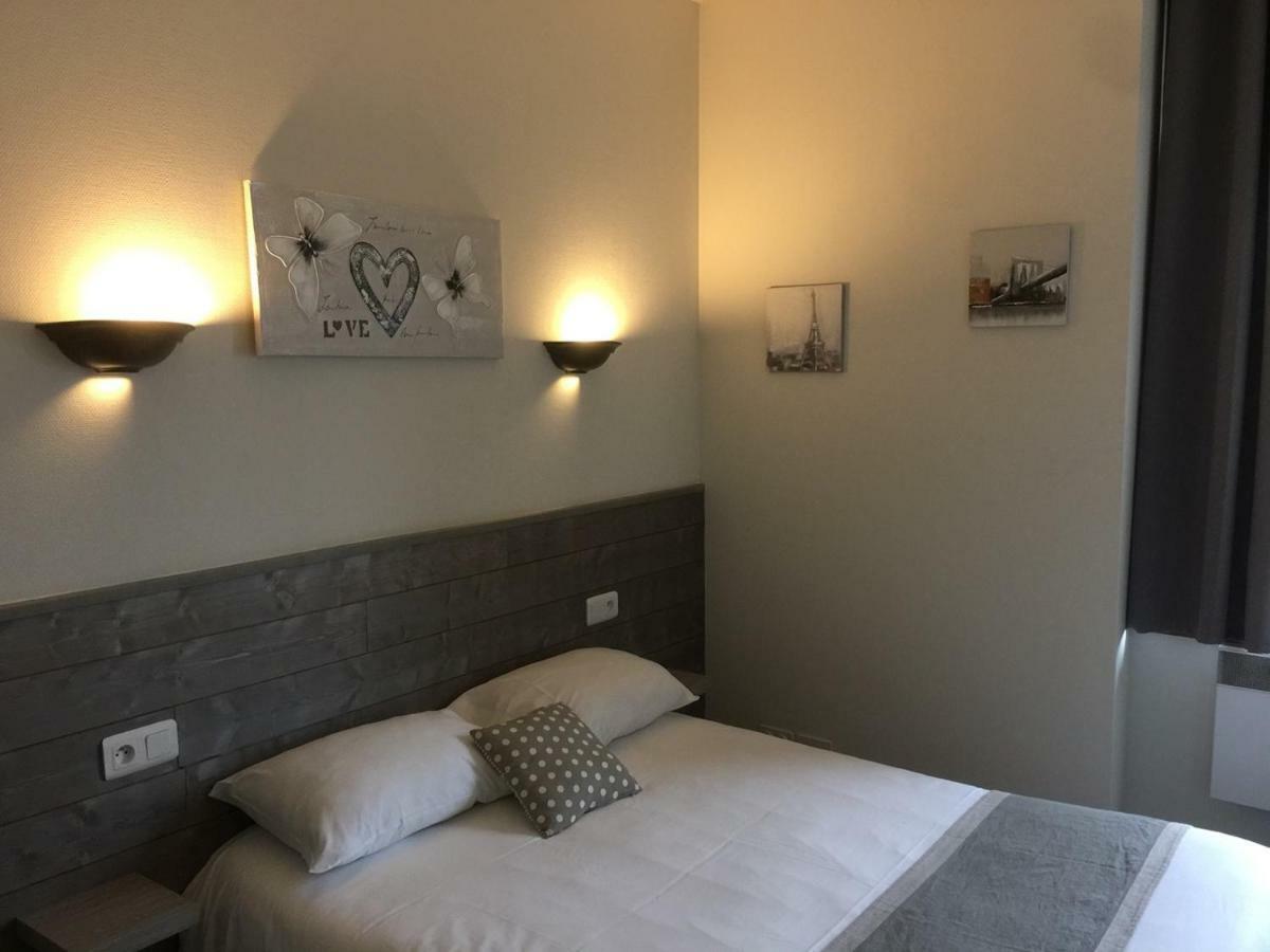 Hotel Tgv Quimper Esterno foto